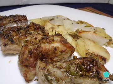 Receita da semana: Costelinha de porco no forno com batata