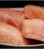 Valores da carne de frango estão em alta no Brasil